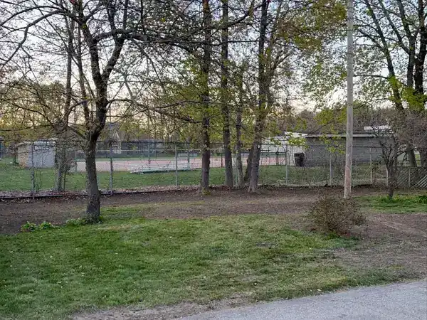 Municipal park commercial landscape maintenance