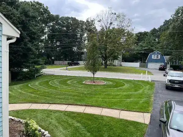 Precision lawn mowing concentric circles pattern